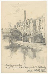 39399 Gezicht op de Oudegracht met de Vollersbrug te Utrecht, met rechts de gebouwen van de bierbrouwerij De Boog ...